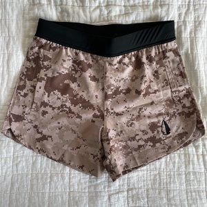 Women's Small AOR1 TACHUNTFISH Shorts
